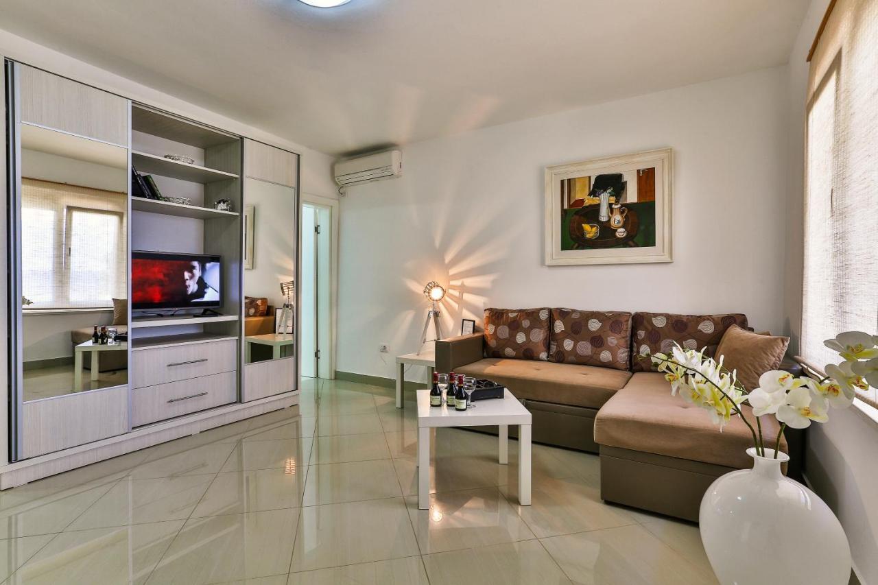 Zelen Lux Apartment Sutomore Bagian luar foto