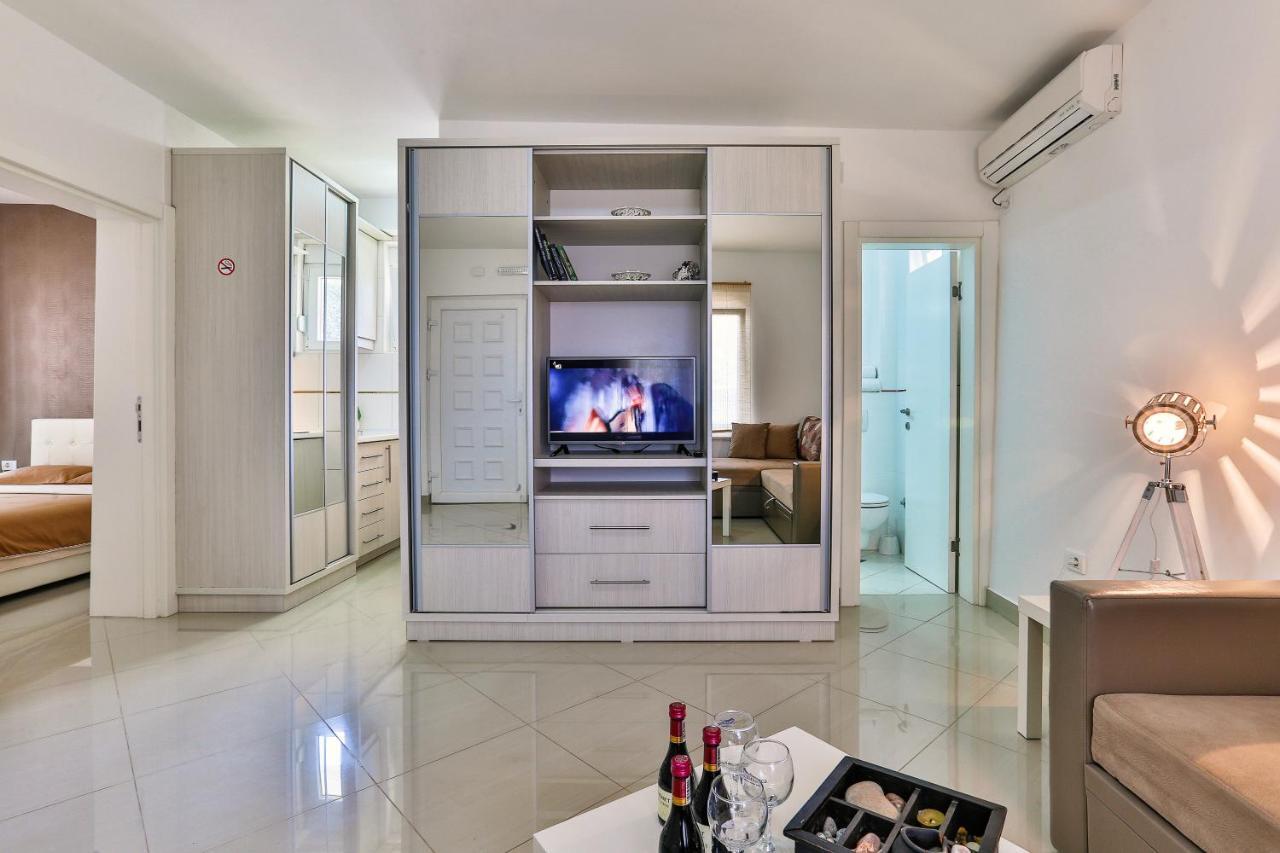 Zelen Lux Apartment Sutomore Bagian luar foto