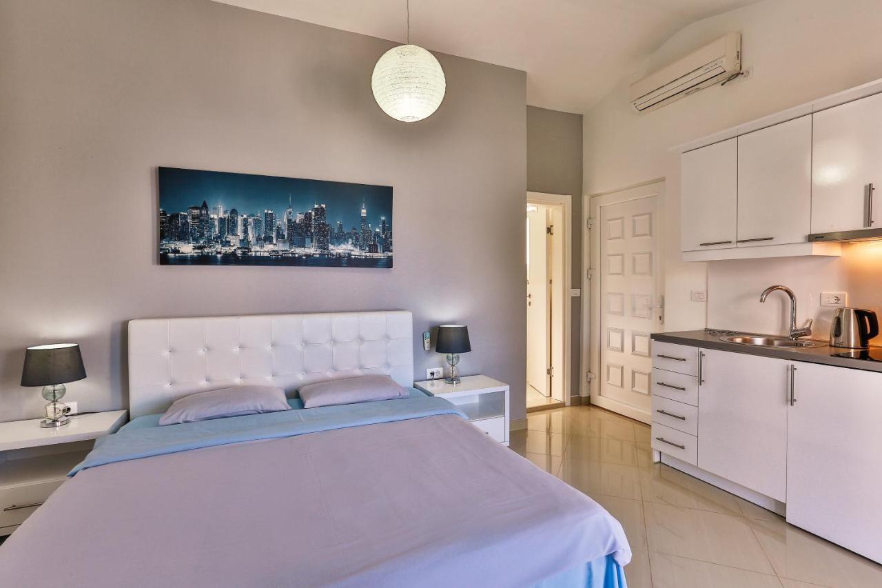 Zelen Lux Apartment Sutomore Bagian luar foto
