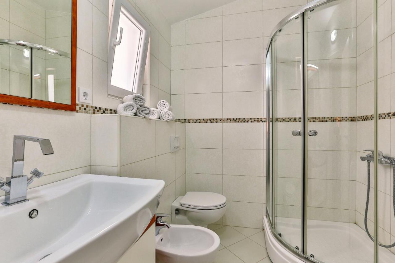 Zelen Lux Apartment Sutomore Bagian luar foto
