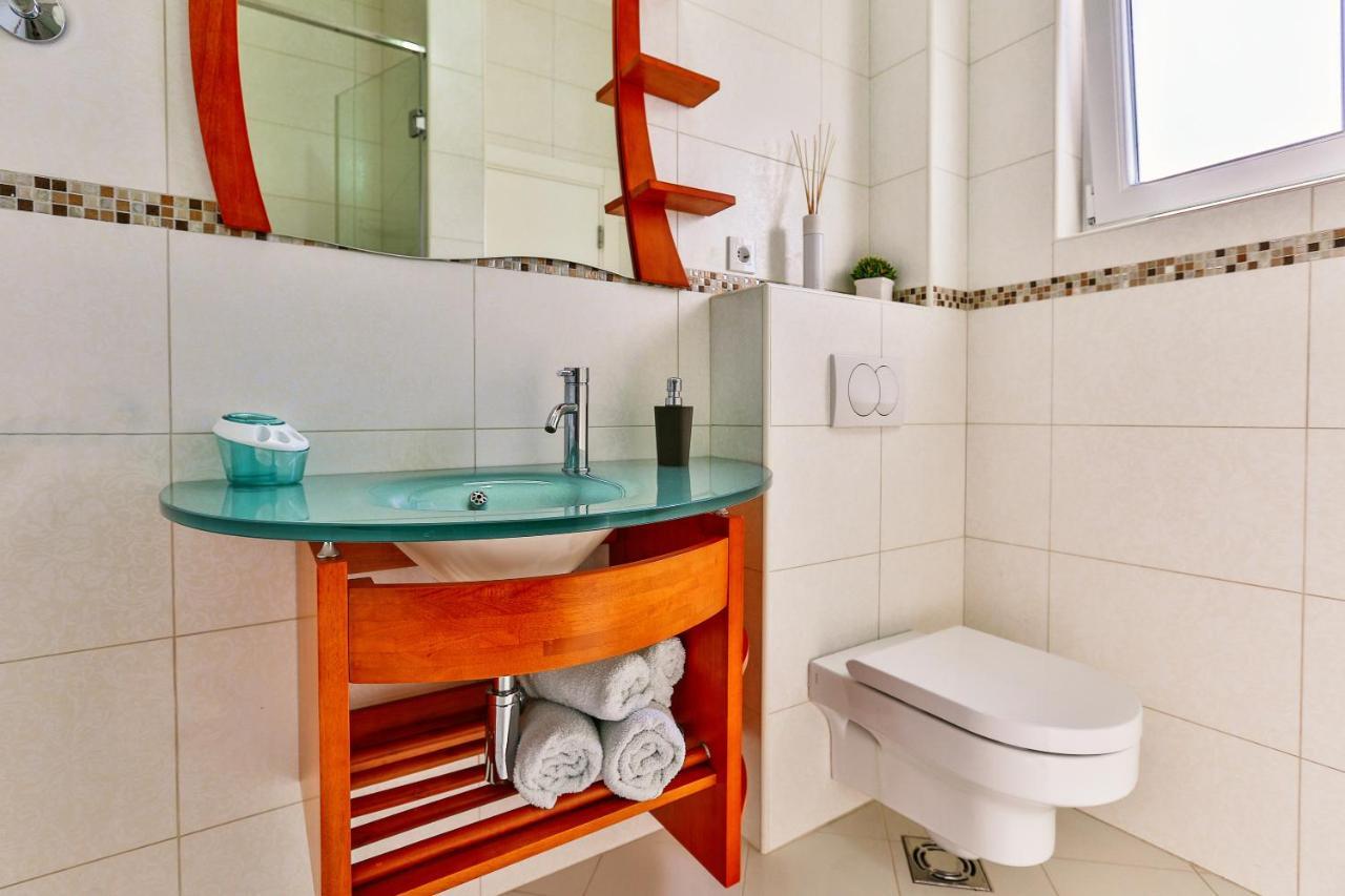 Zelen Lux Apartment Sutomore Bagian luar foto