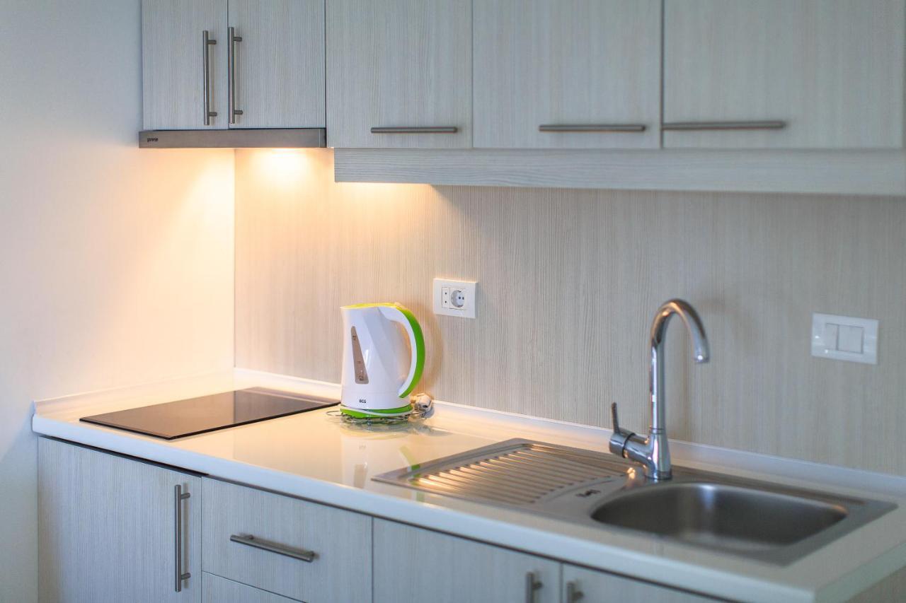 Zelen Lux Apartment Sutomore Bagian luar foto